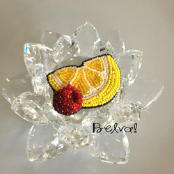 ビーズ刺繍のブローチ　-レモン＆ラズベリー- 6枚目の画像