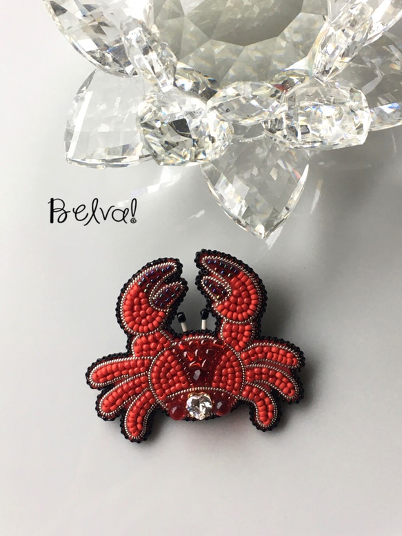 ビーズ刺繍のブローチ　-カニ　crab- 3枚目の画像