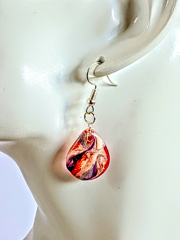 愛の炎アシンメトリーこゆりカラーレジンピアス ピアス（フック