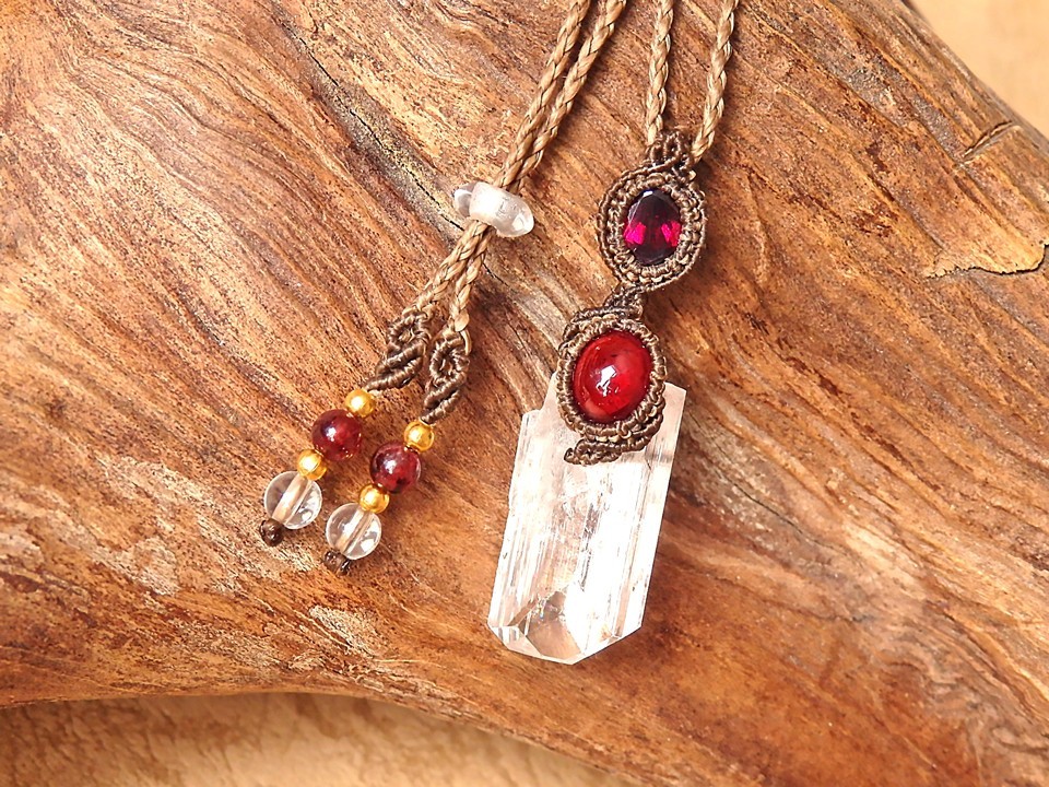 ガーネットマクラメネックレス ガーネット マクラメ編みネックレス 金属アレルギー対応