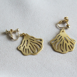 flutter earrings 1枚目の画像