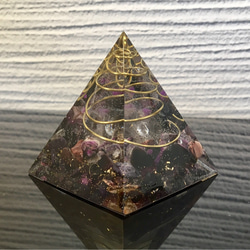 最強魔除け•厄除け★ピラミッド型オルゴナイト スギライト x モリオン 4枚目の画像