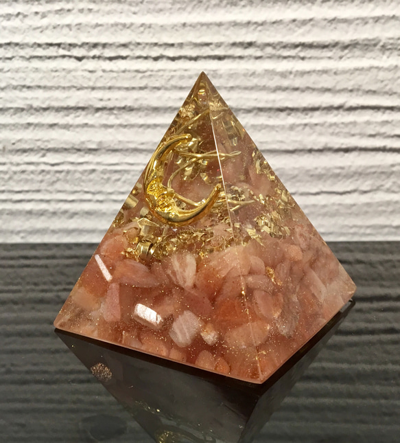 太陽と月★ピラミッド型オルゴナイト サンストーン x ムーンストーン 3枚目の画像