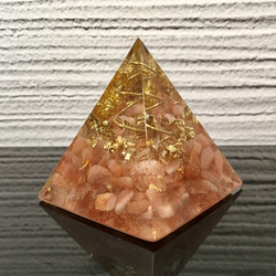太陽と月★ピラミッド型オルゴナイト サンストーン x ムーンストーン 4枚目の画像
