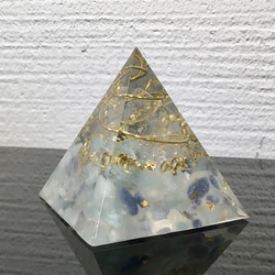 希少★デュモルチェライトインクォーツ&アクアマリン ピラミッド型オルゴナイト 1枚目の画像