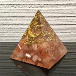 太陽と月★ピラミッド型オルゴナイト サンストーン x ムーンストーン 3枚目の画像