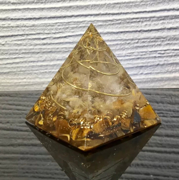 最強金運コンビ★ピラミッド型オルゴナイト ルチル x タイガーアイ 1枚目の画像