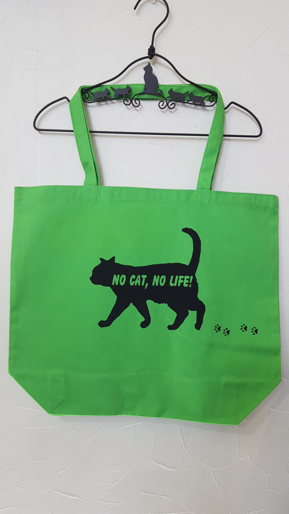 「NO CAT,NO LIFE」歩き猫　大トートバッグ 　グリーン 1枚目の画像