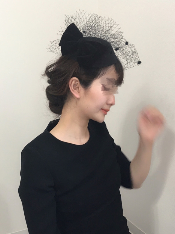 トーク帽 トークハット 黒 ブラック 髪飾り ヘッドドレス 結婚式 卒業式 ウェディング ヘアアクセサリー　フラワー 6枚目の画像