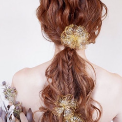 ゼクシィ展示中 ヘッドドレス ゴールド フラワー 造花 アーティフィシャルフラワー 結婚式 和装 髪飾り ウェディング 3枚目の画像