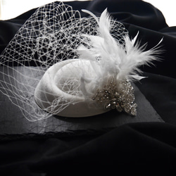 トークハット トーク帽 フェザー  羽 カクテルハット ヘッドドレス パーティー 白 ウェディング 和装 白無垢 色打掛 2枚目の画像