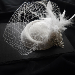 トークハット トーク帽 フェザー  羽 カクテルハット ヘッドドレス パーティー 白 ウェディング 和装 白無垢 色打掛 3枚目の画像