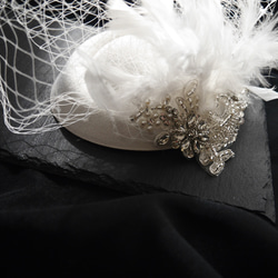 トークハット トーク帽 フェザー  羽 カクテルハット ヘッドドレス パーティー 白 ウェディング 和装 白無垢 色打掛 4枚目の画像