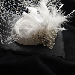 トークハット トーク帽 フェザー  羽 カクテルハット ヘッドドレス パーティー 白 ウェディング 和装 白無垢 色打掛 5枚目の画像