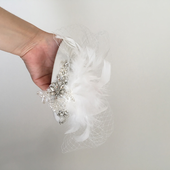 トークハット トーク帽 フェザー  羽 カクテルハット ヘッドドレス パーティー 白 ウェディング 和装 白無垢 色打掛 10枚目の画像
