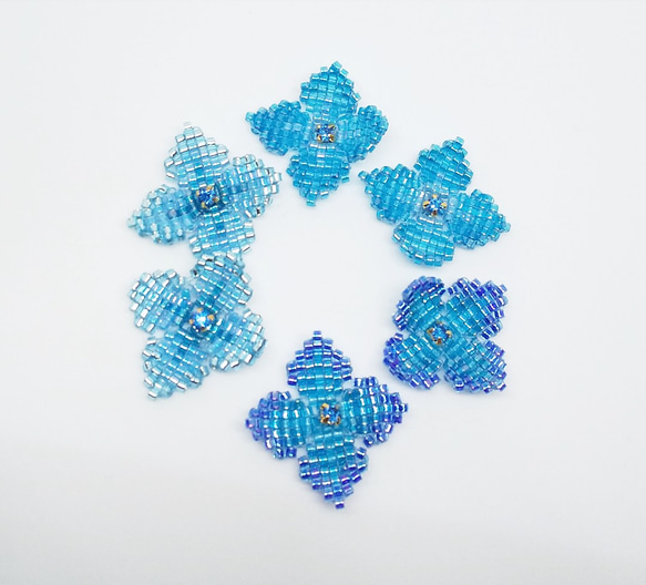 紫陽花のピアス（deep blue）アレルギー対応 3枚目の画像