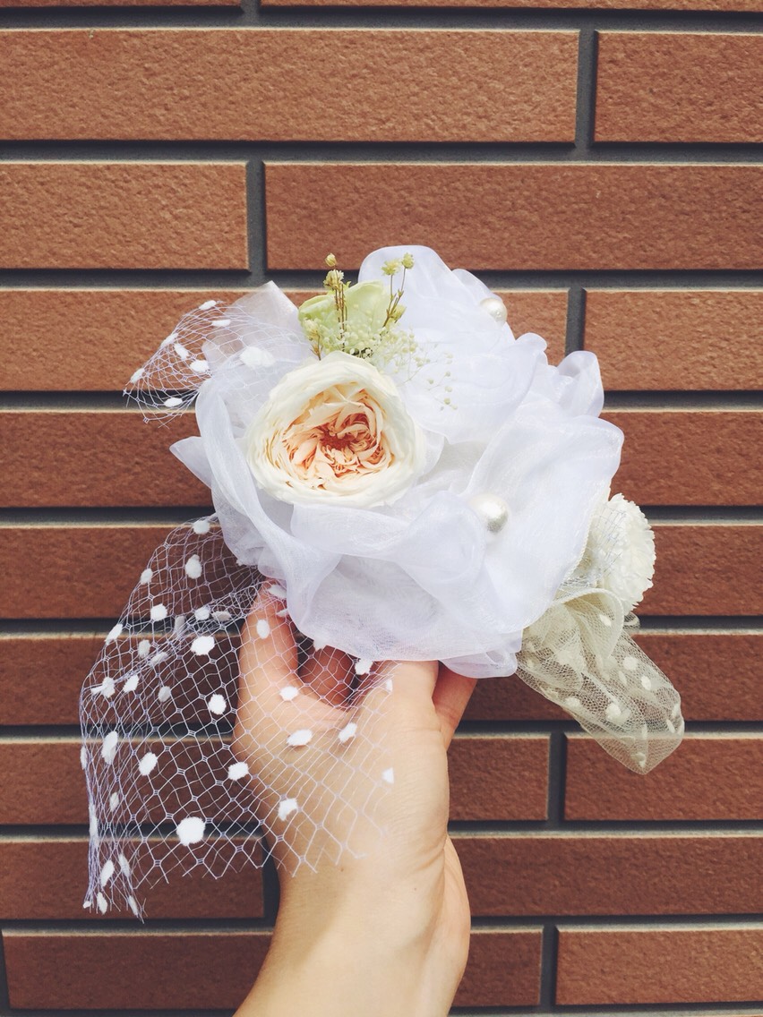 cream decora ヘッドドレス．ショートヘアの花嫁さんにおすすめ