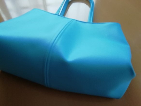 ターコイズブルーのふわりトートバッグ「Creema限定」 8枚目の画像