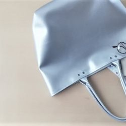 再販　シルバーの特大シンプルトートバッグ「受注製作」 1枚目の画像