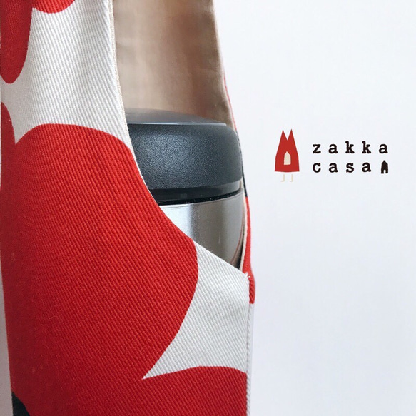 現貨 / Zakka CASA 日本京都 白底紅花圖案 水壺袋/雨傘袋/輕便外出提袋 第3張的照片