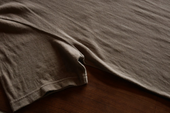 草木染めTシャツ（コーヒー＆ミント）吊り編みオーガニックコットン 3枚目の画像