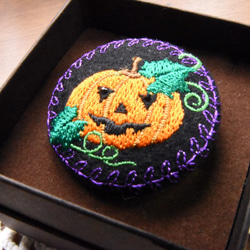 悪い顔のカボチャ　刺繍ブローチ　ハロウィン 2枚目の画像