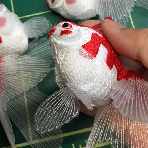 夢見る金魚の風鈴 立体刺繍 透けるオーガンジー ☆宅配便送料