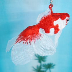 夢見る金魚の刺繍ストラップ　和の愛らしさ。 3枚目の画像