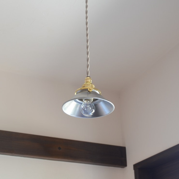 アイアンシェード ペンダント ランプ 吊り下げ ライト アンティーク ヴィンテージ デザイン照明 5枚目の画像