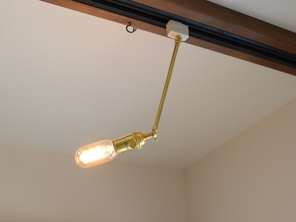 インダストリアル系照明ライト アンティーク風スイッチ付ソケット真鍮 アーム ペンダントランプ 3枚目の画像