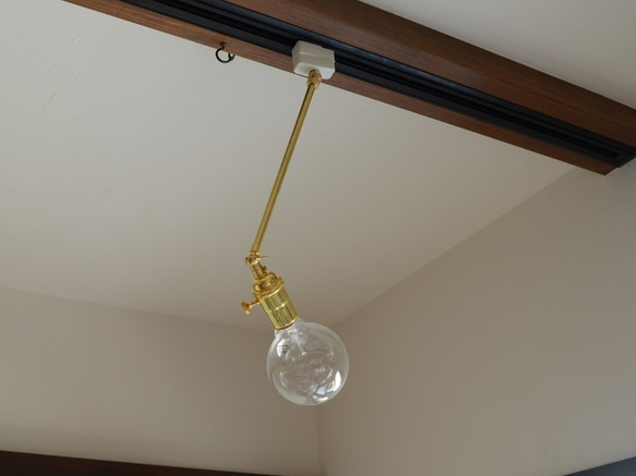 インダストリアル系照明ライト アンティーク風スイッチ付ソケット真鍮 アーム ペンダントランプ 4枚目の画像