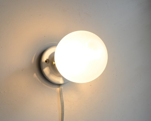 丸形ガラスシェード付き 陶器ブラケットライト アンティークデザイン