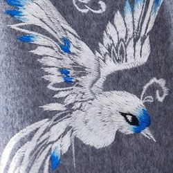 グレーのロングコート 花鳥刺繍 毛玉ボタン ウール混のVネックノーカラーコート 9枚目の画像