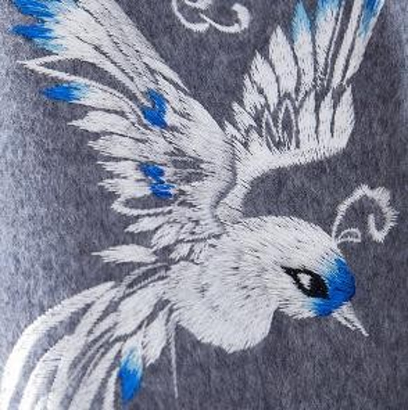グレーのロングコート 花鳥刺繍 毛玉ボタン ウール混のVネックノーカラーコート 9枚目の画像