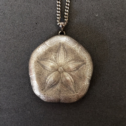 ウニのペンダント （大）《受注制作》 2枚目の画像