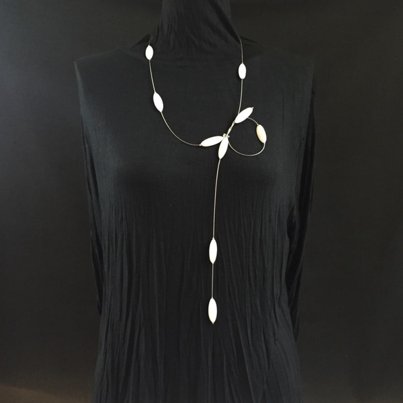 シェル・ラリエット 〈ホワイト〉 3枚目の画像