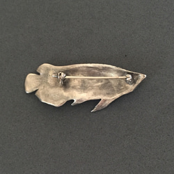 アロワナのブローチ【SV999】《受注制作》 2枚目の画像