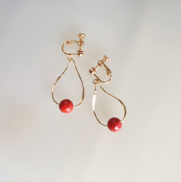 サンゴ・ワイヤーイヤリング 【K14gf】 1枚目の画像