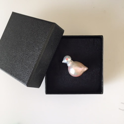 真珠の小鳥ピンバッジ【あこや真珠・淡水真珠】 5枚目の画像