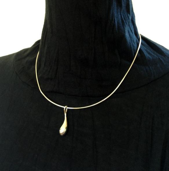 雫のチョーカー 3枚目の画像