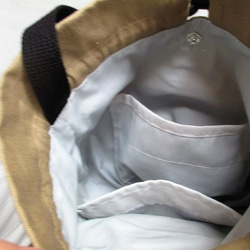 帆布の巾着型斜め掛けショルダーバッグ（キャメル）「送料無料」 4枚目の画像