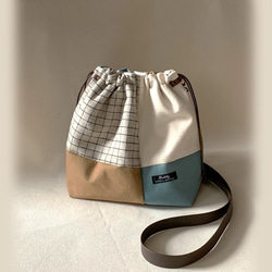 巾着ショルダーバッグ（スモーキーブルー）２ｗａｙ・帆布・パッチワーク 2枚目の画像