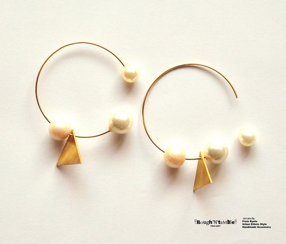 Triangle&3ball pierce white 第2張的照片