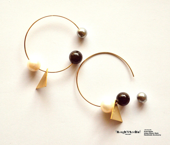 Triangle&3ball pierce black 第2張的照片