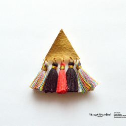 Big triangle fringe pierce red（片耳販売） 1枚目の画像