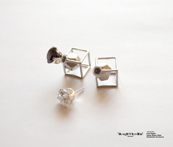 （單耳用）Cube catch pierce Silver×stone 第2張的照片