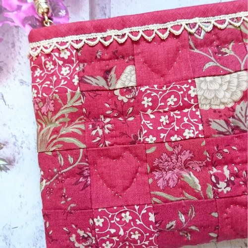 moda レッドワークのパッチワークポーチ＊こうの早苗さん ポーチ NQNL