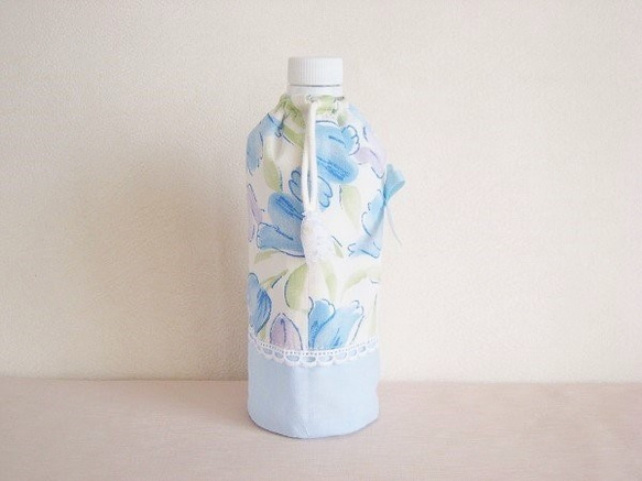 かわいいチューリップ柄ペットボトルカバー（水色） 2枚目の画像