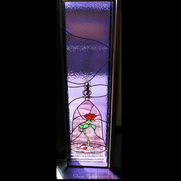 美女と野獣 モチーフの薔薇 ステンドグラスパネル 窓 ドア 壁 用 オーダー 4枚目の画像