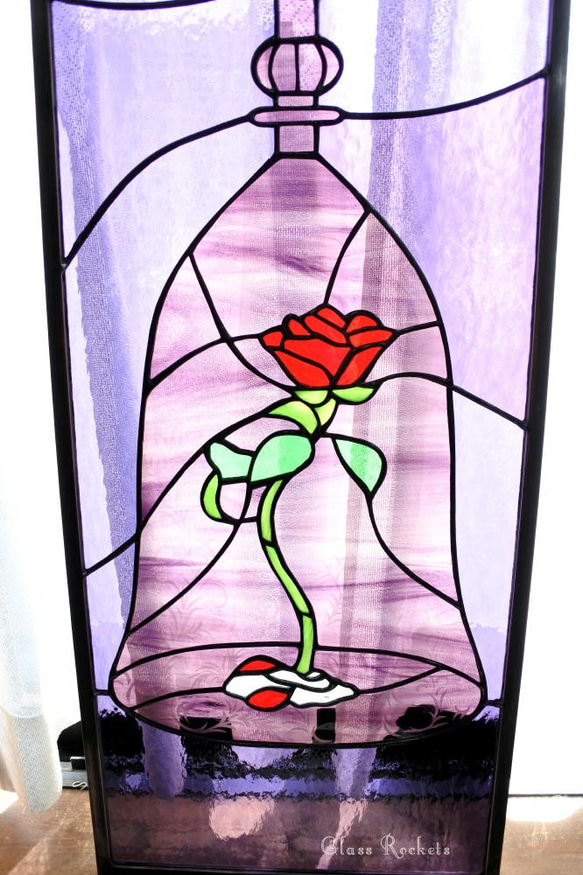 美女と野獣 モチーフの薔薇 ステンドグラスパネル 窓 ドア 壁 用 オーダー 8枚目の画像